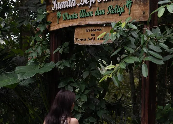 Puri Lumbung Village Guest house